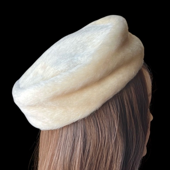 SOLDPillbox Hat Vintage 60s Jackie Winter Fur Hat Retro Wedding New Years Cloche - Picture 5 of 9